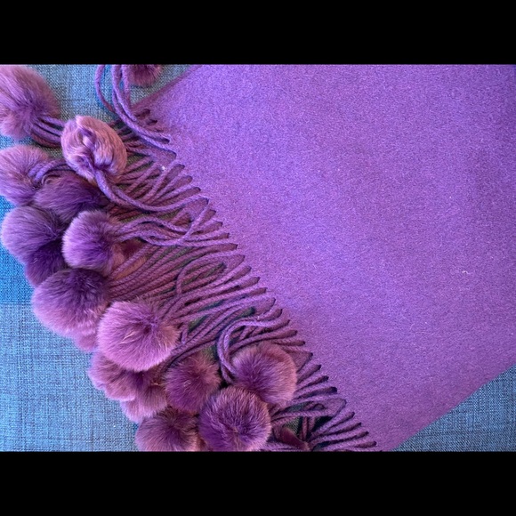 Soft wool scarf with Fur Pom Fringe. Purple ! - Picture 12 of 14